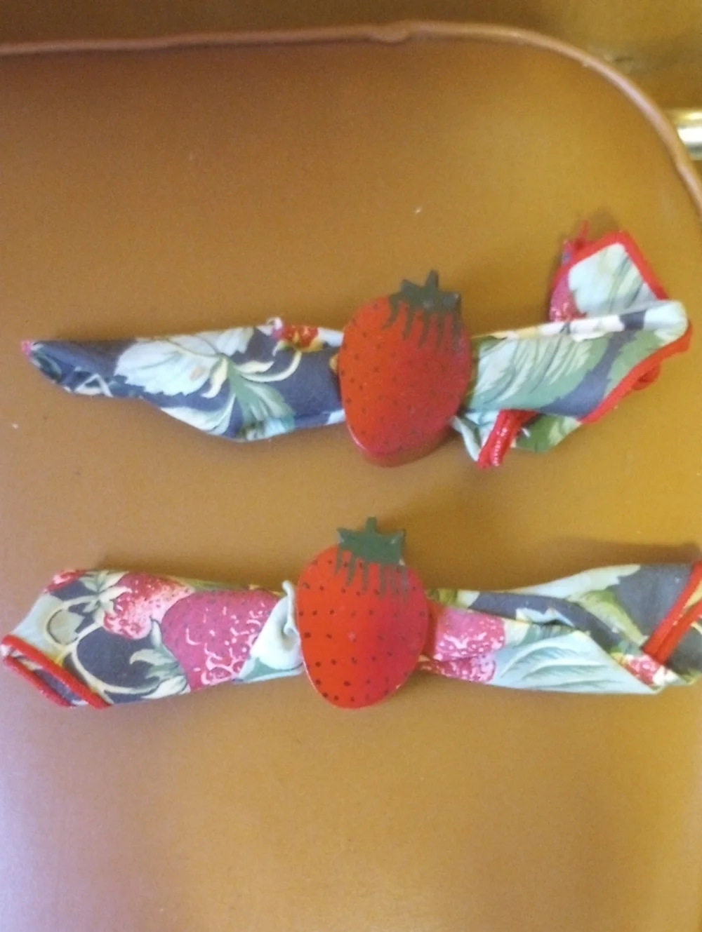 Strawberry Cloth Napkins & Napkin Ring Set. Red Green Black White Yellow
